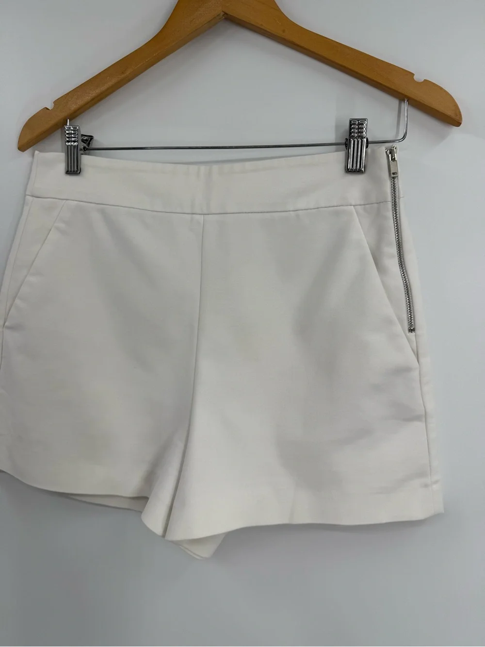 Zara High Rise Side Zip Tailored Shorts | White | Medium